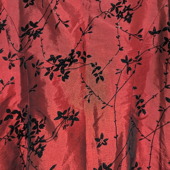 Absolutely Stunning Crimson Jacket - Picture 4 of 4